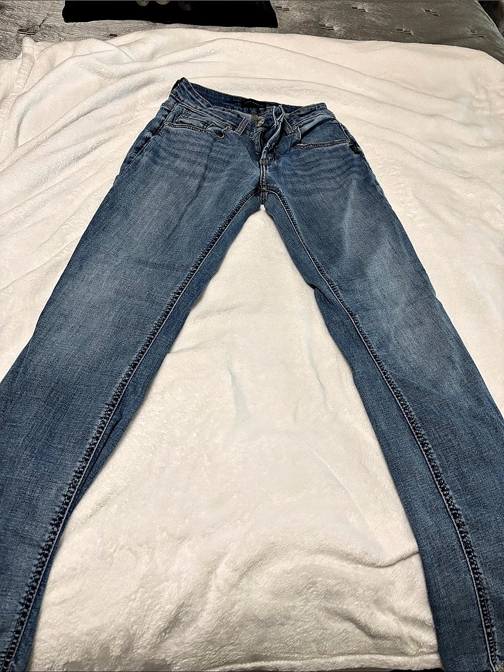 Silver Jeans Co. Boyfriend Mid Rise Slim Leg Jeans. Blue Straight Leg Jeans
